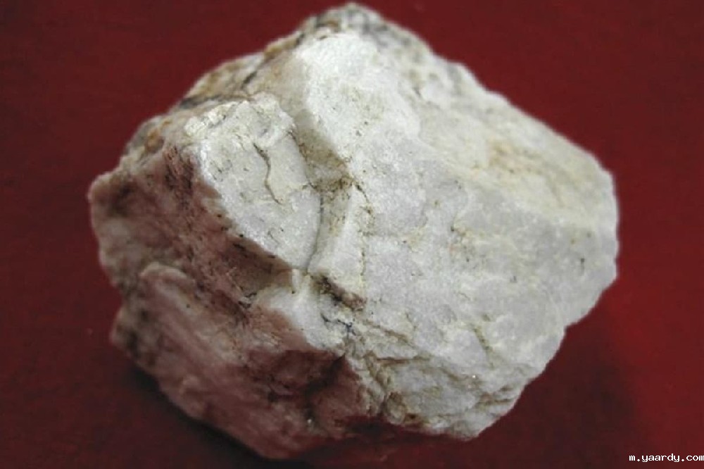 雷蒙磨粉机：钾长石加工的高效设备